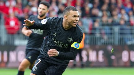 Kylian Mbappé (PSG), buteur face à Brest le 29 octobre 2023, en Bretagne. (FRED TANNEAU / AFP)