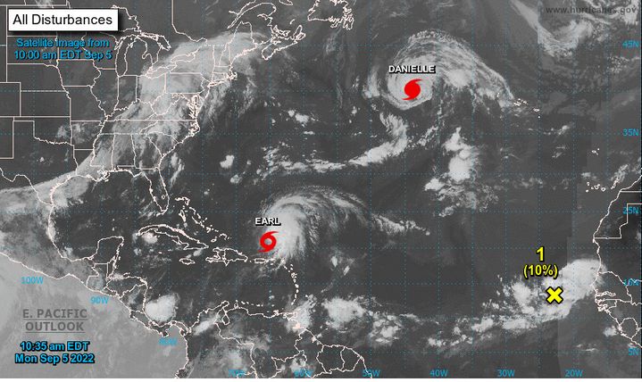 Image de Centre américain des ouragans (NHC) et de l'Agence américaine d'observation océanique et atmosphérique (NOAA) montrant l'emplacement de l'ouragan Danielle, le 5 septembre 2022. (NOAA / NHC)