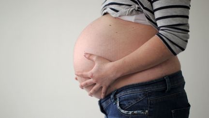 Dans un arr&ecirc;t rendu jeudi 26 juin 2014, la Cour europ&eacute;enne des droits de l'homme estime que la France doit reconna&icirc;tre les enfants n&eacute;s de m&egrave;re porteuse &agrave; l'&eacute;tranger. (FREDRIK VON ERICHSEN / DPA / AFP)