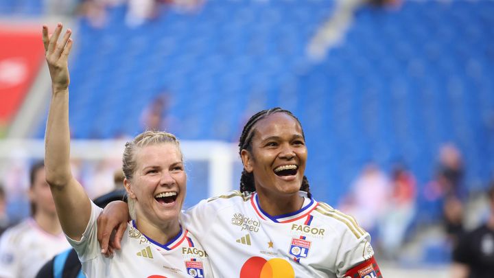 La Norvégienne Ada Hegerberg et la Française Wendie Renard sous les couleurs de l'OL, le 27 mai 2023. (MAXPPP)