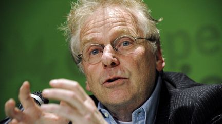 Le d&eacute;put&eacute; europ&eacute;en &eacute;cologiste Daniel Cohn-Bendit, lors d'une conf&eacute;rence de presse &agrave; Paris, le 30 janvier 2012. (BERTRAND GUAY / AFP)