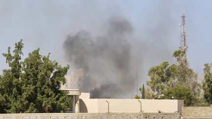 Des affrontements ont lieu entre la Brigade 444 et la Force d'al-Radaa à Tripoli (Libye), le 15 août 2023. (YOUSEF MURAD / AP / SIPA)