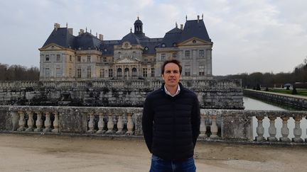 Alexandre de Vogüé, copropriétaire du château de Vaux-le-Vicomte, où a lieu le spectacle autour de Vatel durant tout l'été. (MATHILDE DEHIMI / FRANCE INTER / RADIO FRANCE)