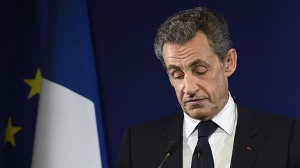 Nicolas Sarkozy prononce un discours de défaite, le 20 novembre 2016, après son élimination du premier tour de la primaire de la droite.&nbsp; (ERIC FEFERBERG / AFP)