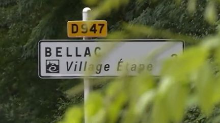 Lorsque vous êtes au volant, il est nécessaire de faire des pauses toutes les deux heures. Plutôt que de s'arrêter sur une aire d'autoroute, pourquoi ne pas faire halte à un "village étape" ? France 3 vous emmène au village de Bellac (Haute-Vienne), dans le Limousin. (FRANCE 3)