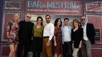 Une partie du casting de la série Plus Belle la Vie, lors de la 59e édition du festival de télévision de Monte-Carlo en 2019. (VALERY HACHE / AFP)