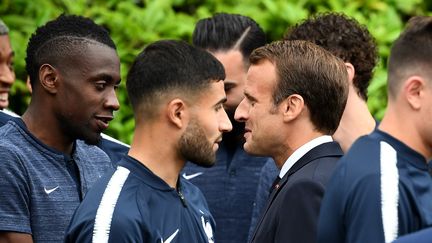 Emmanuel Macron à Clairefontaine, le 5 juin 2018, avant le début de la Coupe du monde en Russie.&nbsp; (FRANCK FIFE / AFP)