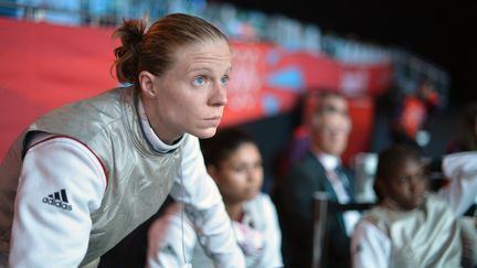 Astrid Guyart lors des Jeux Olympiques de Londres, le 2 août 2012. (ALBERTO PIZZOLI / AFP)