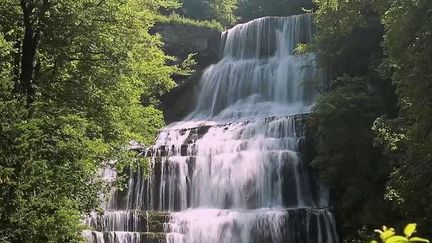 Jura : les magnifiques cascades de la vallée du Hérisson (France 2)