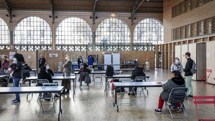 La Halte Femmes, un lieu d'accueil de jour&nbsp;des personnes sans domicile, au Carreau du Temple, à Paris, le 5 novembre 2020. (MAXPPP)