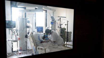 Une&nbsp;chambre du service de réanimation du centre hospitalier universitaire (CHU) Pierre Zobda-Quitman de Fort-de-France, en Martinique, le 29 août 2021. (ALAIN JOCARD / AFP)