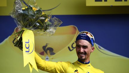 Tour de France : le Français Julian Alaphilippe revoit la vie en jaune