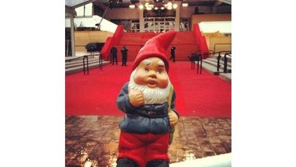 Un nain sur le tapis rouge
 (Julien Thore)