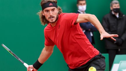 Stefanos Tsitsipas retrouvera en finale Andrey Rublev, dimanche 18 avril 2021. (VALERY HACHE / AFP)