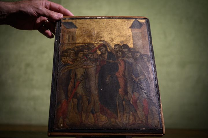 "Le Christ moqué" de Cimabue, présenté le 23 septembre 2019 à Paris (PHILIPPE LOPEZ / AFP)