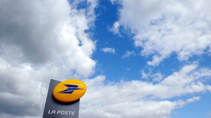 La Poste a annonc&eacute;,&nbsp;le 13 septembre 2012,&nbsp;un vaste plan de recrutement, apr&egrave;s le suicide de deux salari&eacute;s. (FRED TANNEAU / AFP)