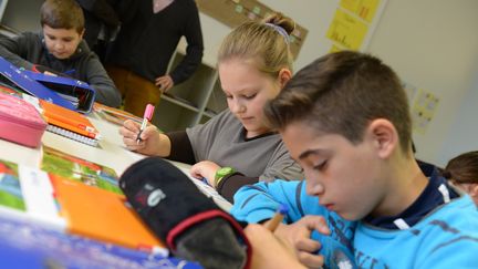 Des cours d'anglais dans une classe de&nbsp;Karlsruhe (Allemagne), le 29 novembre&nbsp;2013. (ULI DECK / DPA / AFP)