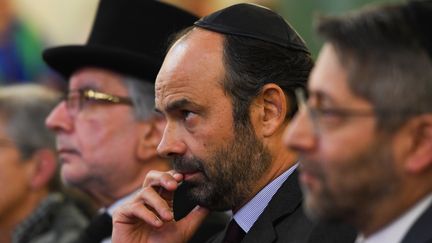 Le Premier ministre Edouard Philippe, lundi 2 octobre 2017 à la synagogue de la rue Buffault, à Paris. (CHRISTOPHE ARCHAMBAULT / AFP)