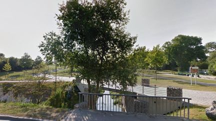 Un parc d'Amiens. Une petite fille est tomb&eacute;e dans un canal, vendredi 30 mai. (GOOGLE STREET VIEW)