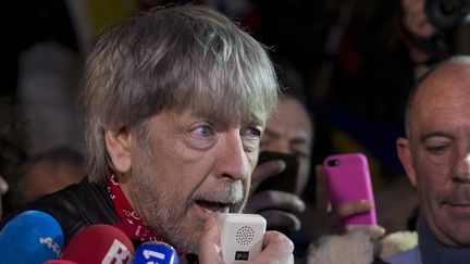 Le chanteur Renaud place de la République à Paris le 7 janvier 2016. (KENZO TRIBOUILLARD / AFP)