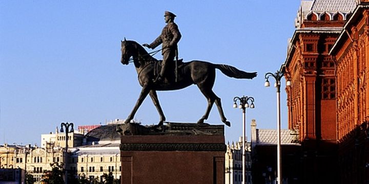 La statue équestre à la gloire du maréchal Joukov sur la place rouge de Moscou.
 (Thomas Patrice/Hemis.fr)