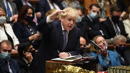 Le Premier ministre britannique, Boris Johnson, le 5 janvier 2022 au Parlement britannique. (JESSICA TAYLOR / UK PARLIAMENT / AFP)