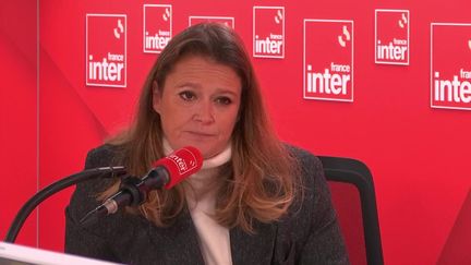 La ministre déléguée chargée des PME, du Commerce, de l'Artisanat et du Tourisme, Olivia Grégoire, invitée de l'émission "On n'arrête pas l'éco" sur France Inter le samedi 3 décembre 2022 (FRANCE INTER / RADIO FRANCE)