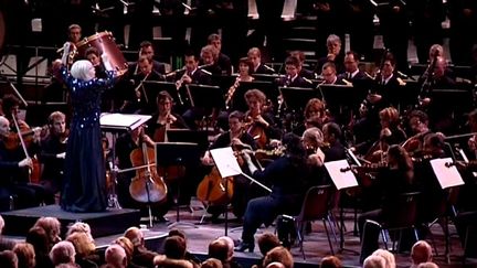 Eliane Lavail dirige le Requiem de berlioz
 (France3/culturebox)