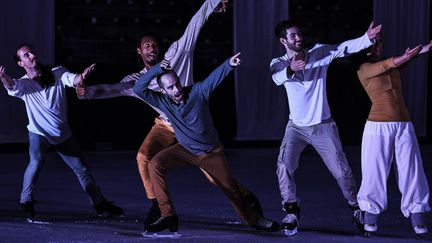 Les danseurs du Patin Libre en spectacle sur la patinoire Charlemagne, à Lyon, le 7 juin 2016
 (STR / Jeff Pachoud / AFP)