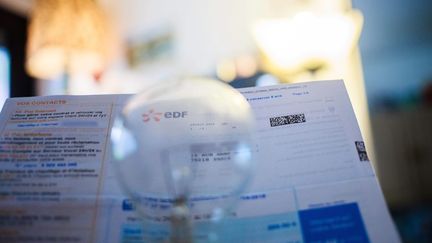 Une facture d'électricité du fournisseur EDF. (AURELIEN MORISSARD / IP3 PRESS / MAXPPP)