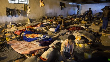 Un centre de détention pour migrants à Tripoli (Libye), le 8 juin 2017. (FLORIAN GAERTNER / PHOTOTHEK VIA GETTY IMAGES)