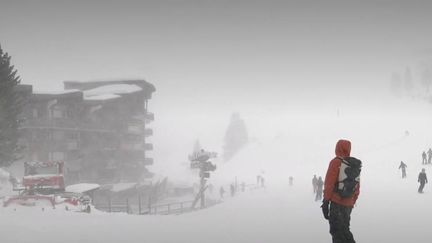 Haute-Savoie : les skieurs d’Avoriaz bravent le mauvais temps