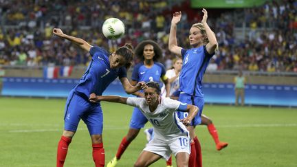 L'équipe de france féminine de football affronte les Etats-Unis, samedi 6 août à Belo Horizonte au Brésil.&nbsp; (MARIANA BAZO / REUTERS)