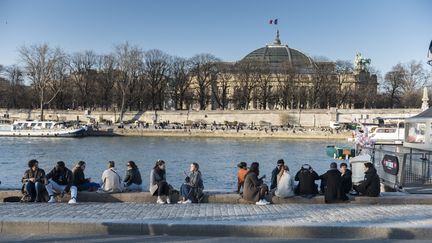 Confinement : l'isolement pèse lourd sur le moral des Français