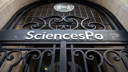 L'entrée de l'école Sciences Po Paris, dans le 6e arrondissement de la capitale, le 7 février 2022. (RICCARDO MILANI / HANS LUCAS / AFP)