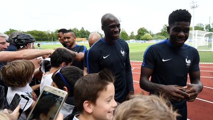 Samuel Umtiti et Eliaquim Mangala  (FRANCK FIFE / AFP)