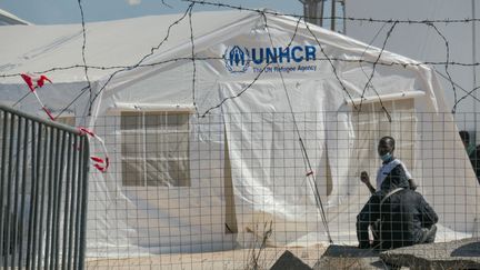 Un camp de réfugiés sur l'île de Lesbos (Grèce), le 30 décembre 2020. (NICOLAS ECONOMOU / NURPHOTO / AFP)