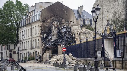 Le juge peut désormais ordonner des expertises au 277, rue Saint-Jacques à Paris, près d'un mois après l'explosion. (CHRISTOPHE PETIT TESSON / MAXPPP)