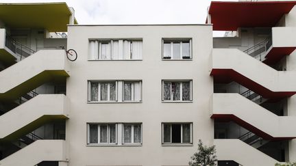 Un immeuble à Aulnay-sous-Bois&nbsp;(Seine-Saint-Denis), le 14 avril 2017. (GEOFFROY VAN DER HASSELT / AFP)