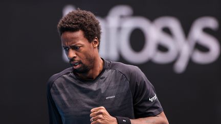 Gaël Monfils lors du premier tour de l'Open d'Australie 2022 contre&nbsp;Federico Coria, le 17 janvier 2022 à Melbourne (MARTIN KEEP / AFP)