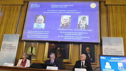 Les membres du Nobel de physique ont annoncé les résultats mardi 2 octobre.&nbsp; (HANNA FRANZEN / TT NEWS AGENCY)