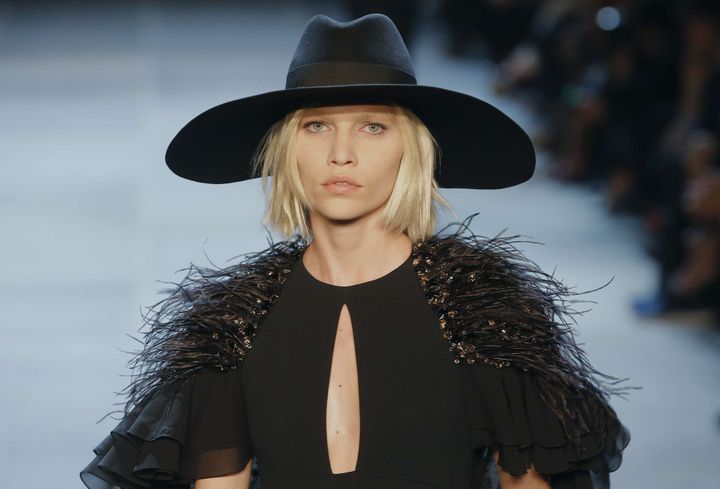 Défilé Saint Laurent pap féminin pe 2013, à Paris
 (Jacques Brinon/AP/SIPA)