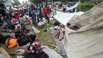 Un camp de fortune de réfugiés en Haïti en Janvier 2010. Depuis, rien n'a évolué, dénoncent des Haïtiens. (AFP - Juan Barreto)