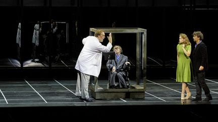 La Damnation de Faust : Jonas Kaufmann (Faust), Sophie Koch (Marguerite), Bryn Terfel (Méphistophélès) et Dominique Mercy
 (Felipe Sanguinetti / OnP)