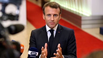 VIDEO. Emmanuel Macron fustige un "échec" du sommet de l'UE sur l'attribution des postes clés, qui "donne une image pas sérieuse de l'Europe"