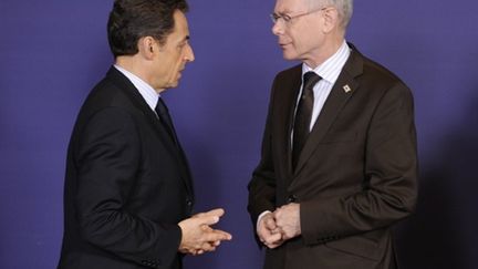 Nicolas Sarkozy et le président du Conseil européen à Bruxelles, Herman Van Rompuy, le 11 mars 2011 (AFP/JEAN-CHRISTOPHE VERHAEGEN)