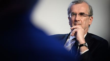 Le gouverneur de la Banque de France, François Villeroy de Galhau, participe à la réunion annuelle du Forum économique mondial (WEF) à Davos, le 23 mai 2022. (FABRICE COFFRINI / AFP)