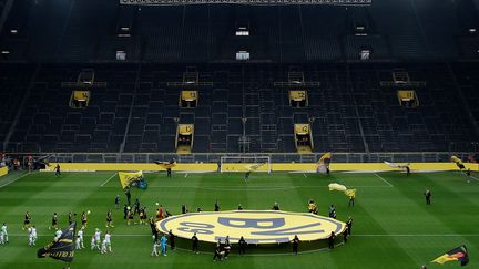 La célèbre "Tribune Sud" a été fermé un match suite aux débordements de certains supporters du Borussia Dortmund (LEON KUEGELER / ANADOLU AGENCY)