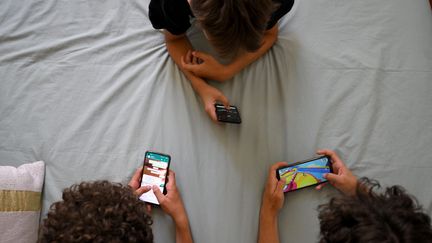 Jared Patterson veut restreindre l'accès aux réseaux sociaux aux plus de 18 ans. Photo d'illustration. (NICOLAS TUCAT / AFP)