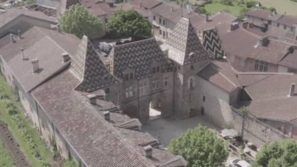 Isère : Saint-Antoine-l’Abbaye, un riche patrimoine médiéval et religieux (France 3)